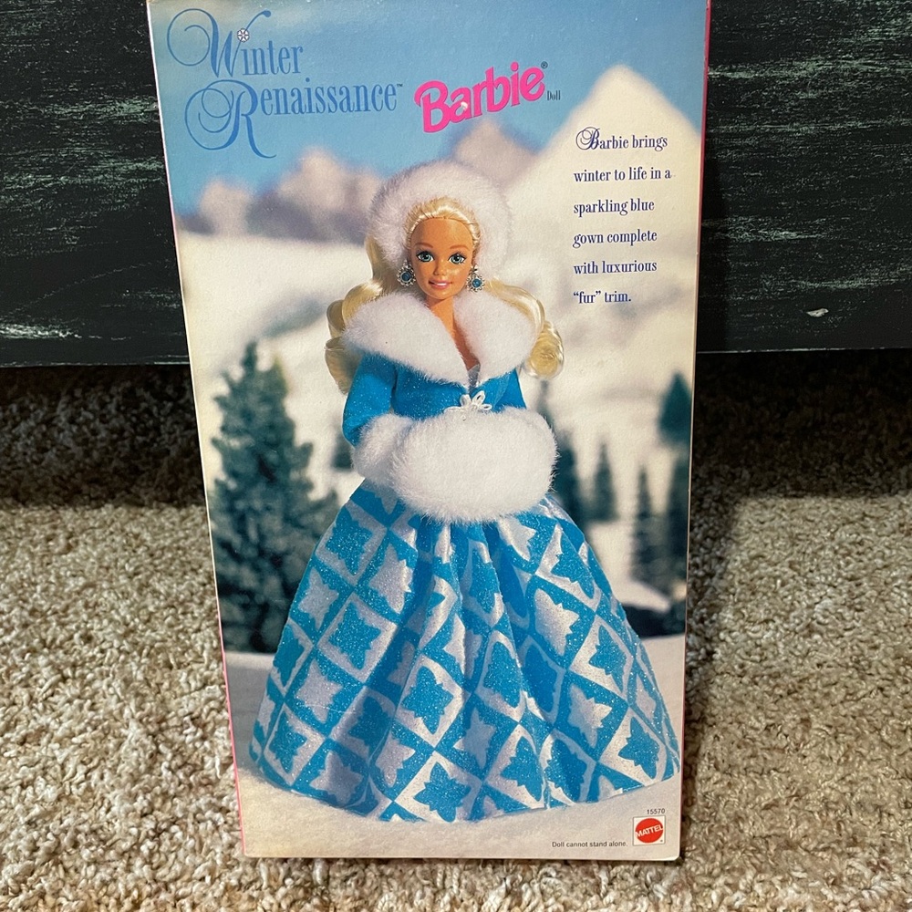 1996 Winter Renaissance Barbie - Picture 2 of 4